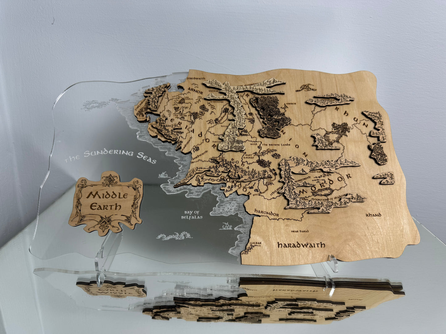 The Middle-earth map, in Natural color, measures 50x28 cm Transparent