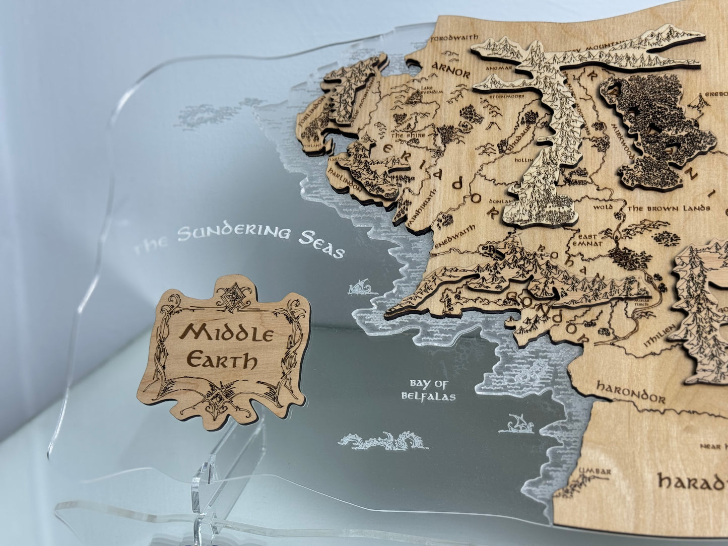 The Middle-earth map, in Natural color, measures 50x28 cm Transparent