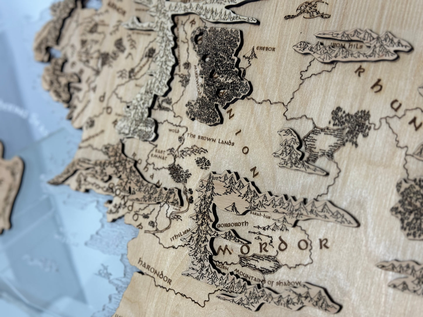 The Middle-earth map, in Natural color, measures 50x28 cm Transparent