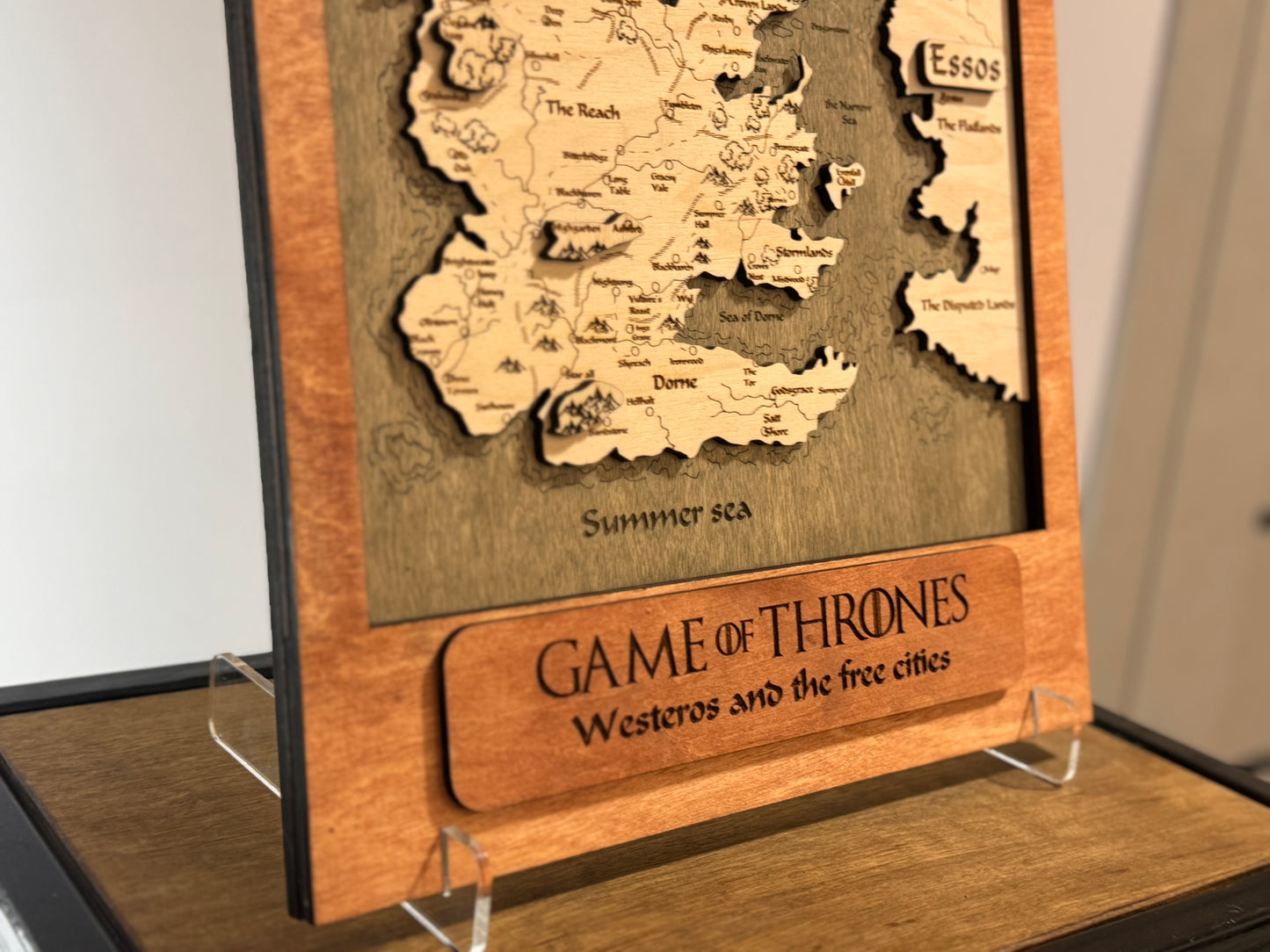 Game of Thrones map, in Bloom color, measures 50x30 cm