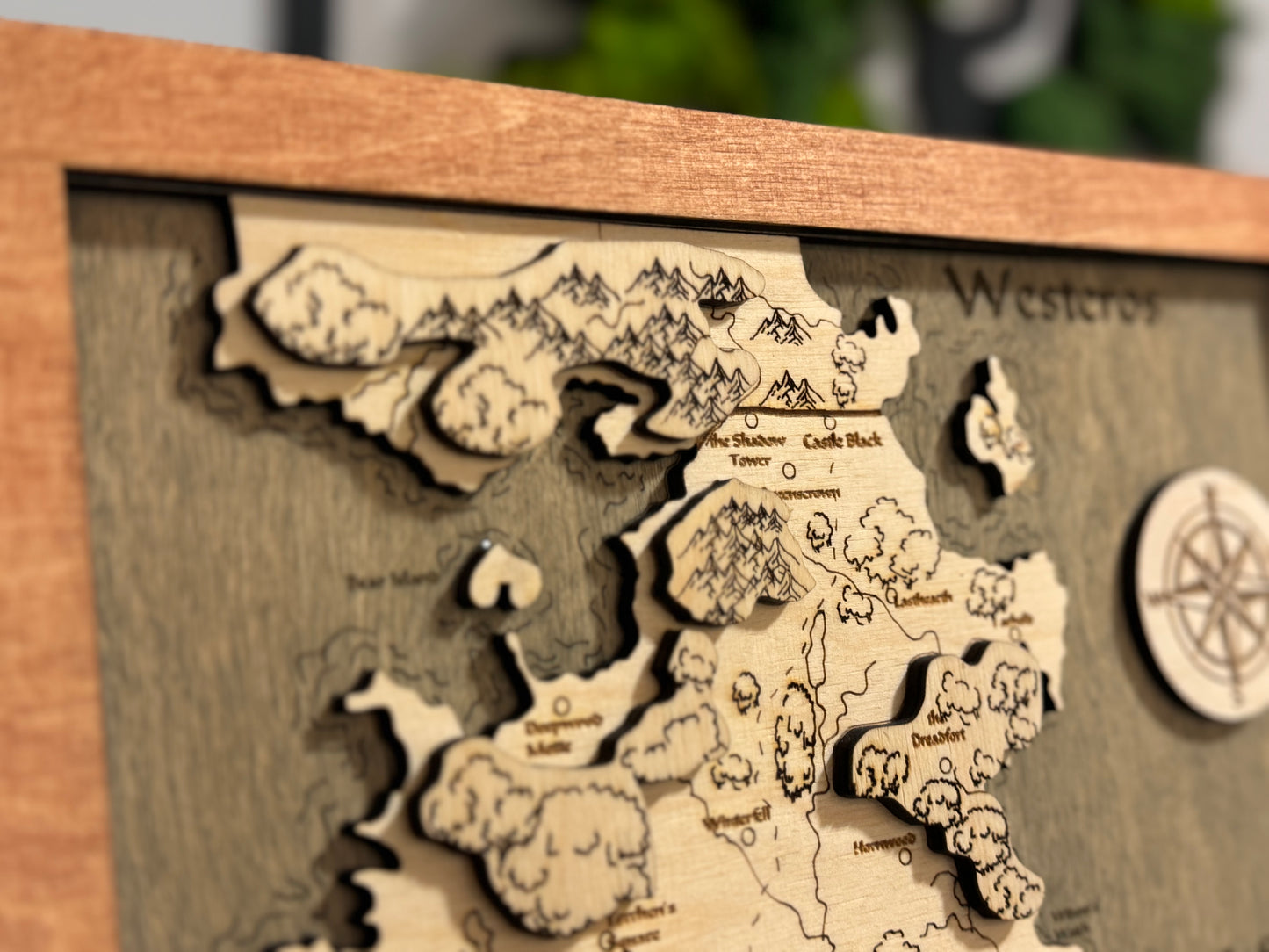 Game of Thrones map, in Bloom color, measures 50x30 cm