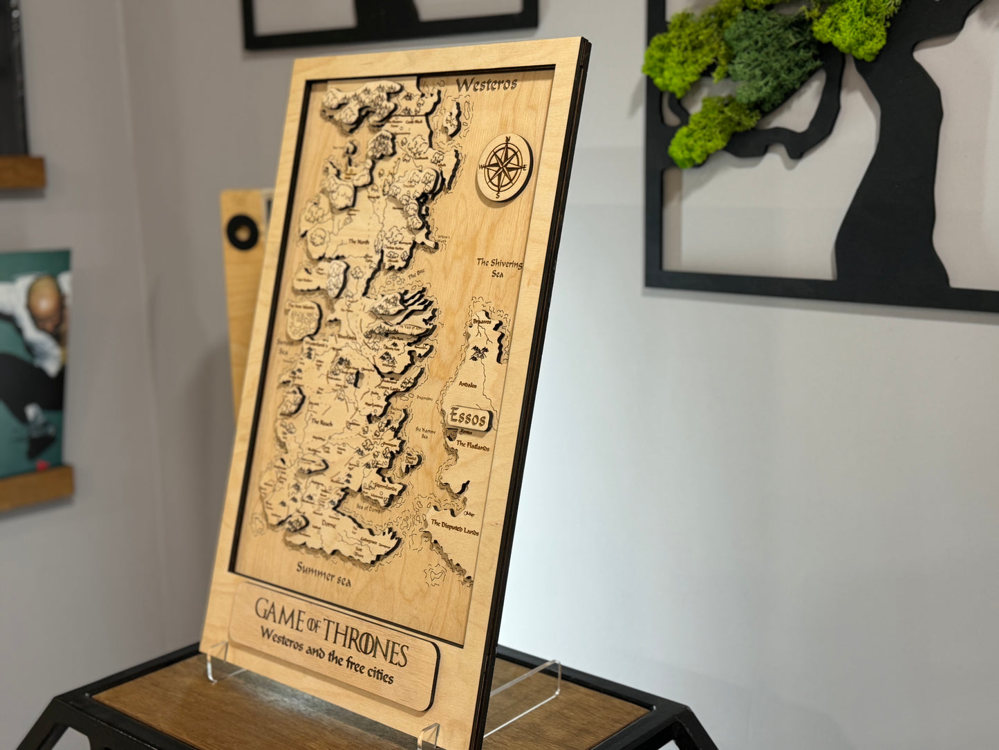 Game of Thrones map, in Natural color, measures 50x30 cm