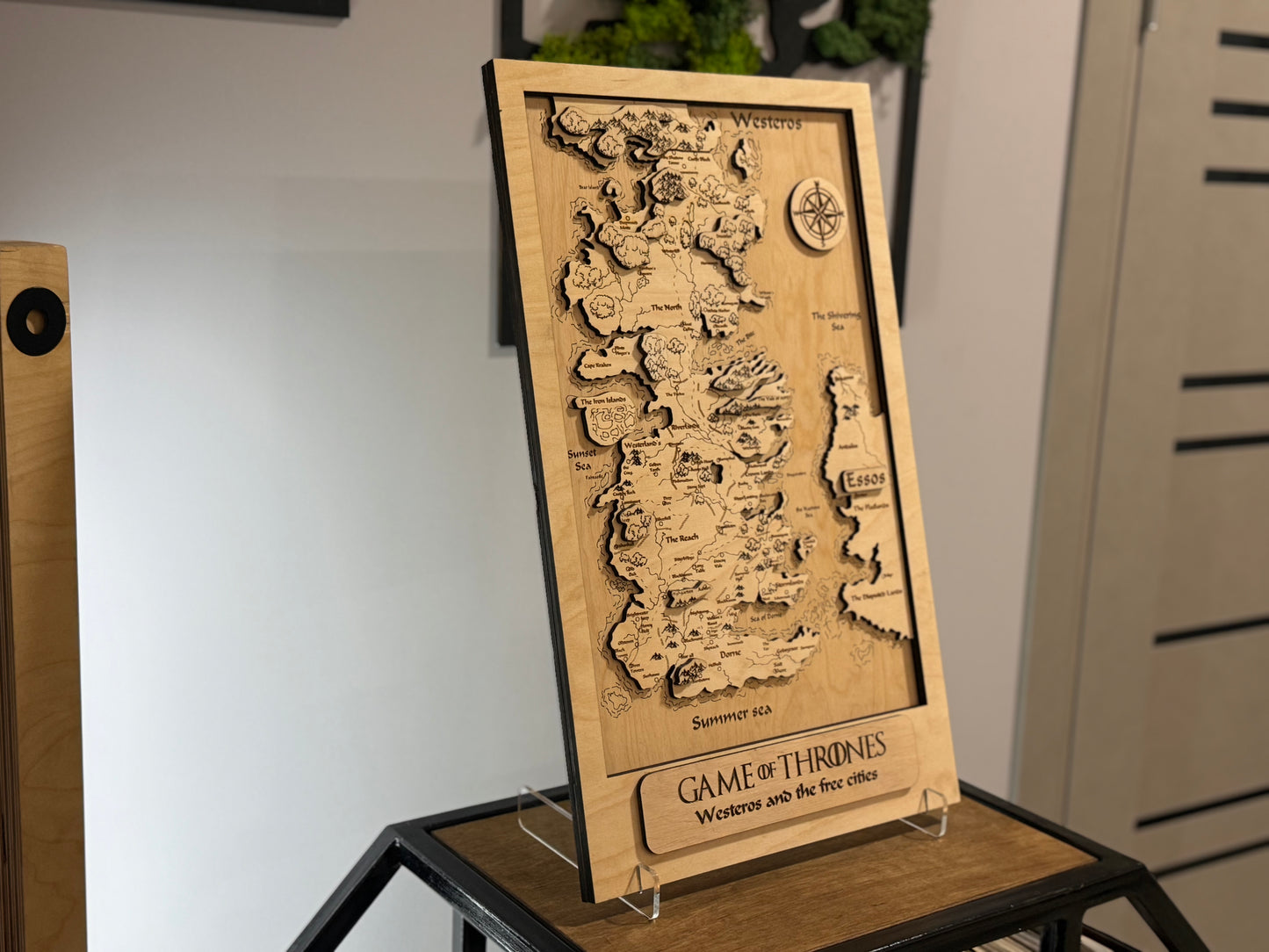 Game of Thrones map, in Natural color, measures 50x30 cm