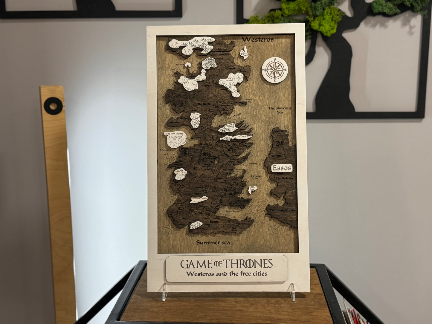 Game of Thrones map, in Grunge color, measures 50x30 cm