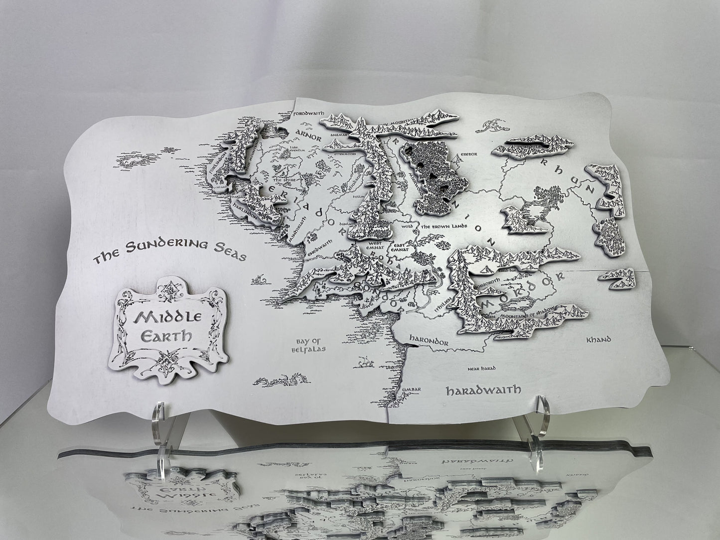 The Middle-earth map, in White color, 50x28 cm