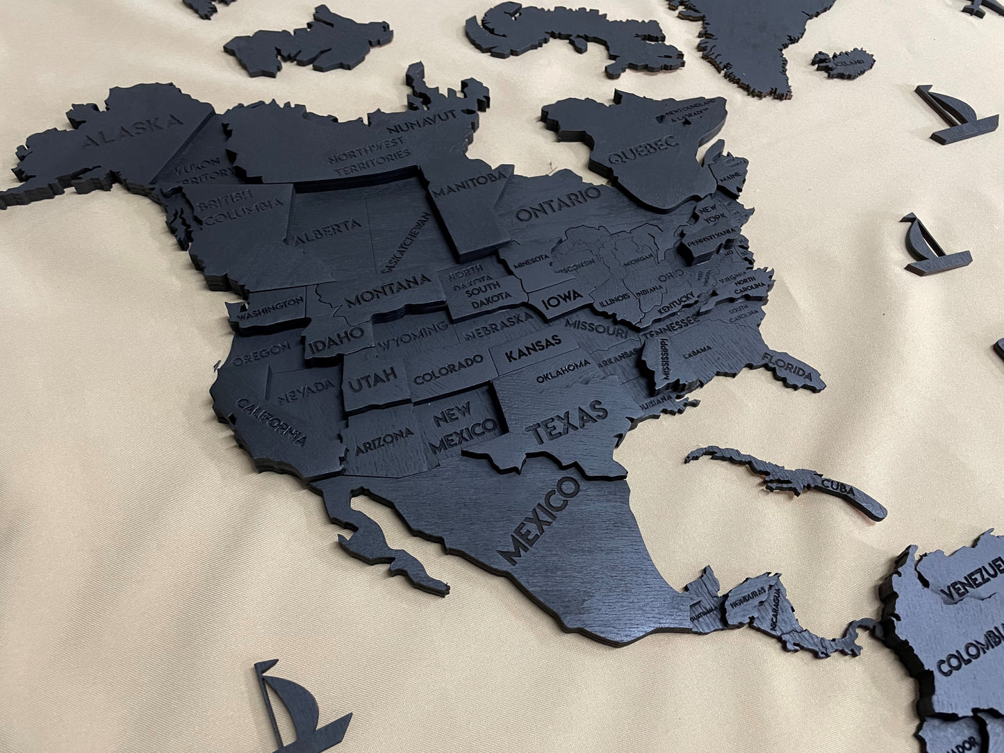 3D Multilayer wooden world map color Nero