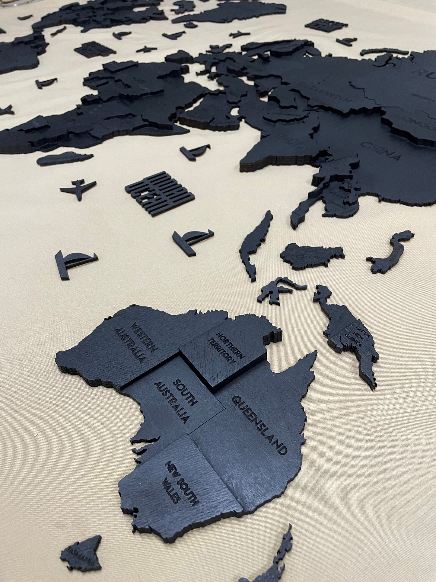 3D Multilayer wooden world map color Nero