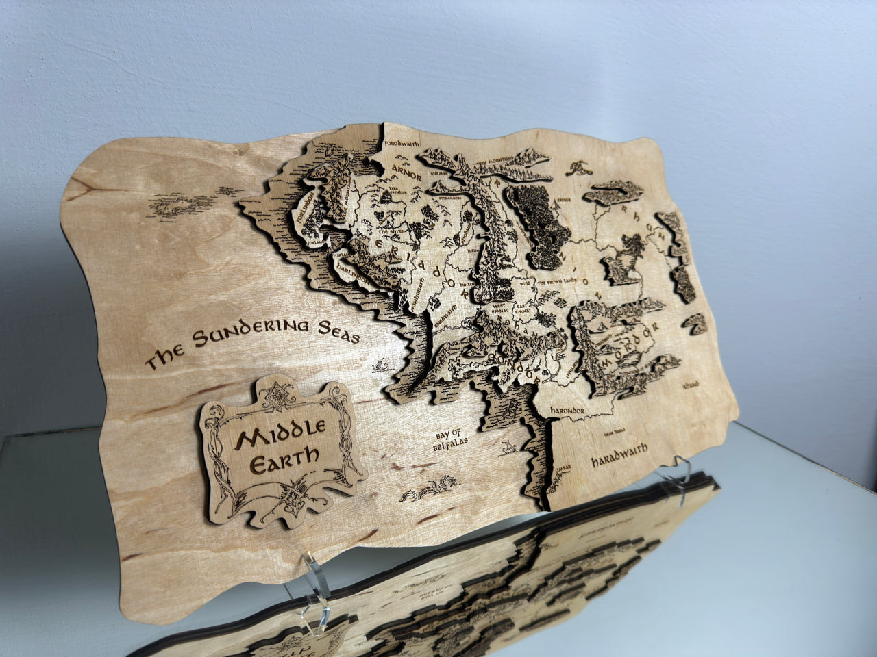 The Middle-earth map, in Natural color, measures 50x28 cm Transparent