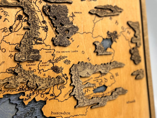 Lord of the Rings map, in Standard color, measures 50x29 cm