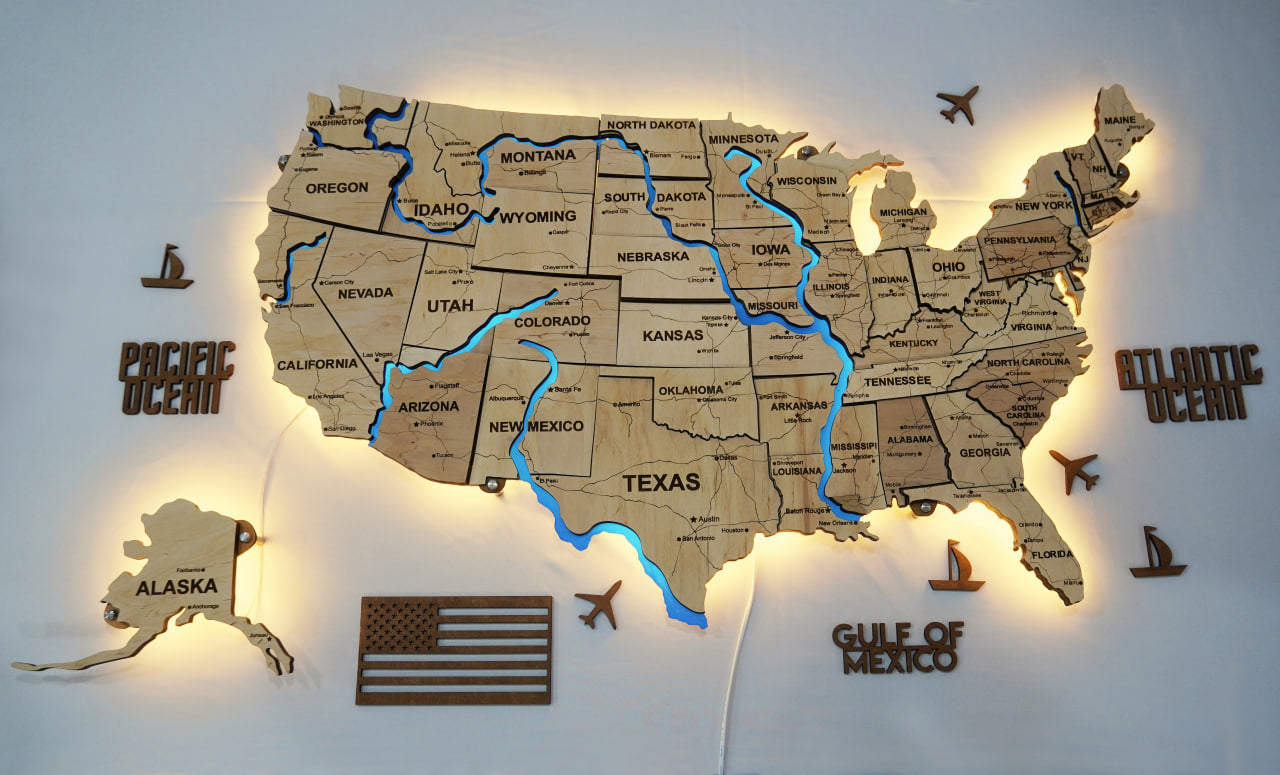 the-usa-led-map-on-acrylic-glass-with-acrylic-rivers-roads-and-backlighting-between-states-color-natural