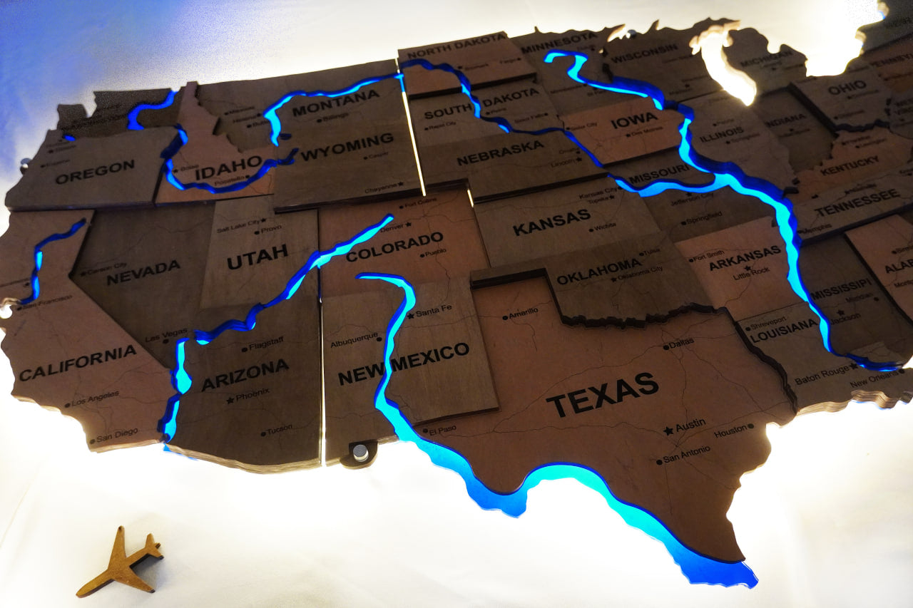 The USA LED map on acrylic glass with acrylic rivers, roads and backlighting between states color Light Tree