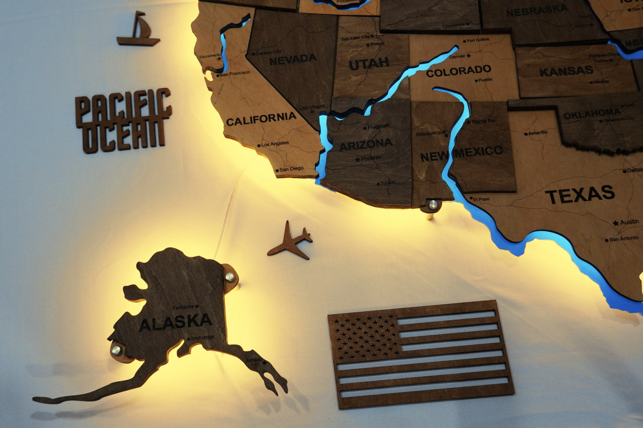 The USA LED map on acrylic glass with acrylic rivers, roads and backlighting between states color Elis