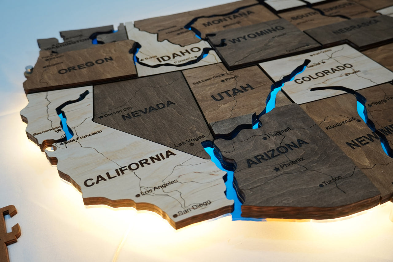 The USA LED map on acrylic glass with acrylic rivers, roads and backlighting between states color Wander