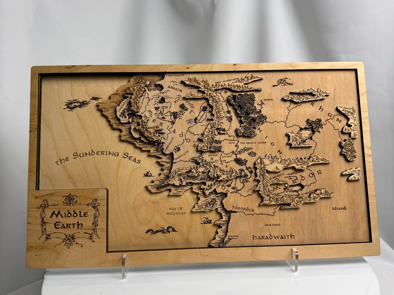 Lord of the Rings map, in Natural color, measures 50x29 cm