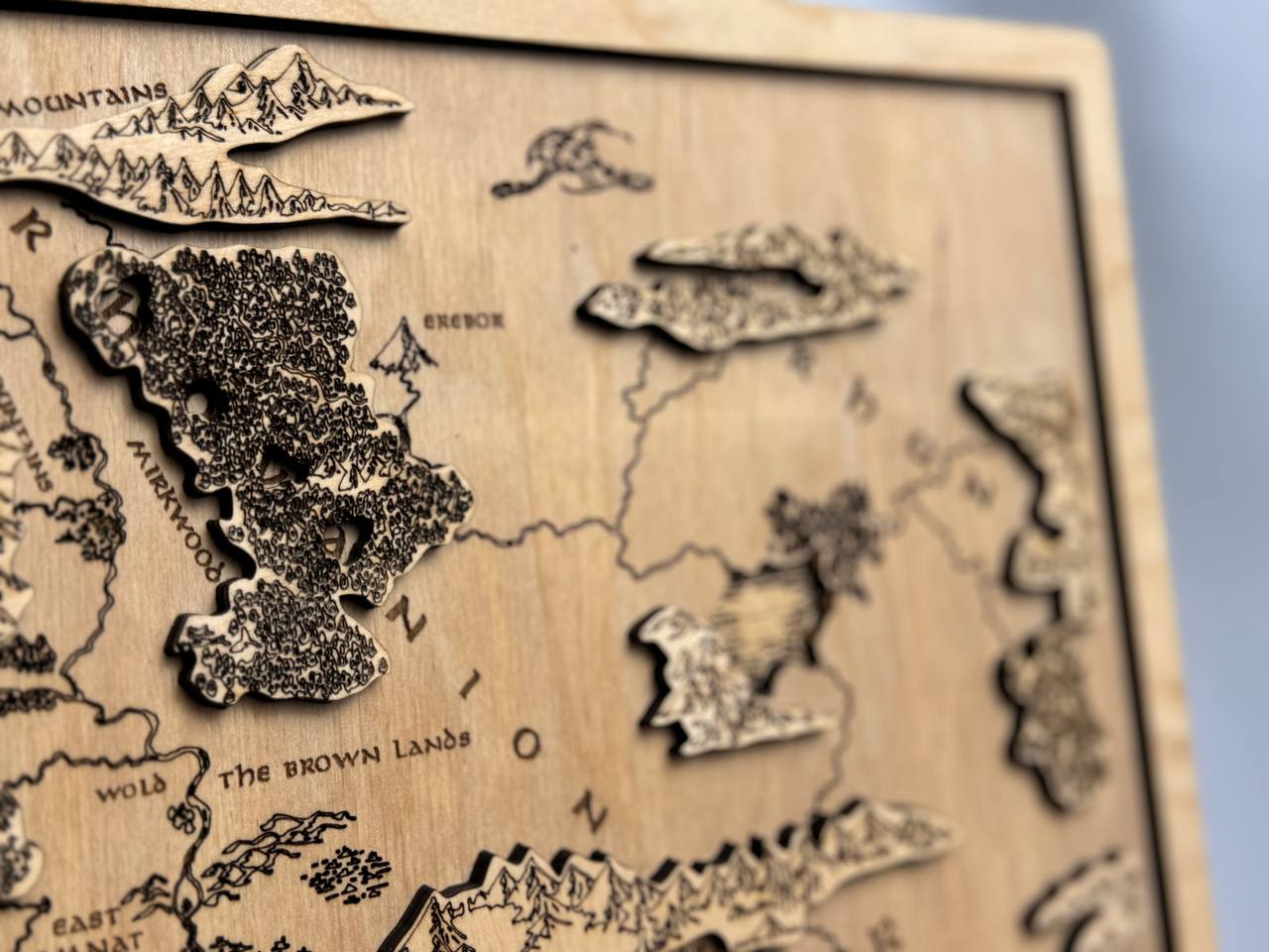 Lord of the Rings map, in Natural color, measures 50x29 cm