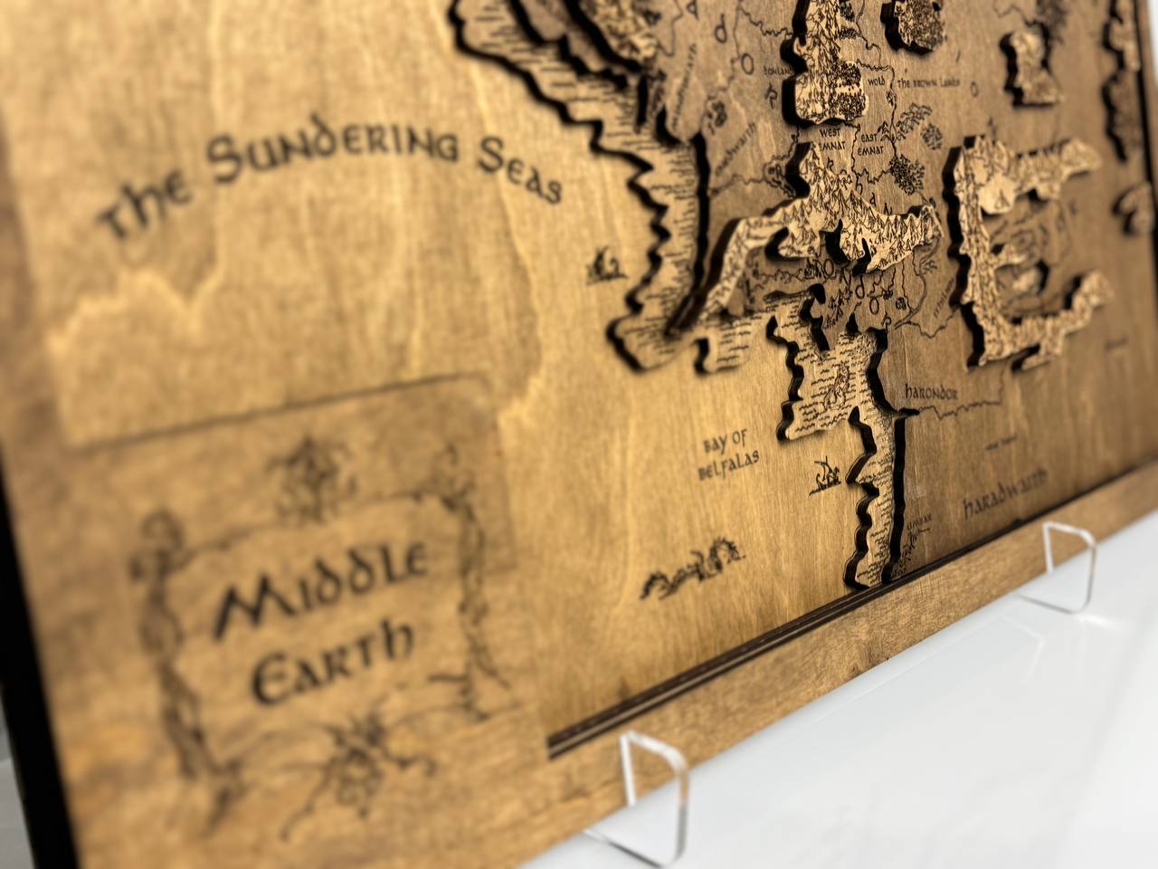 Lord of the Rings map, in Nut color, measures 50x29 cm