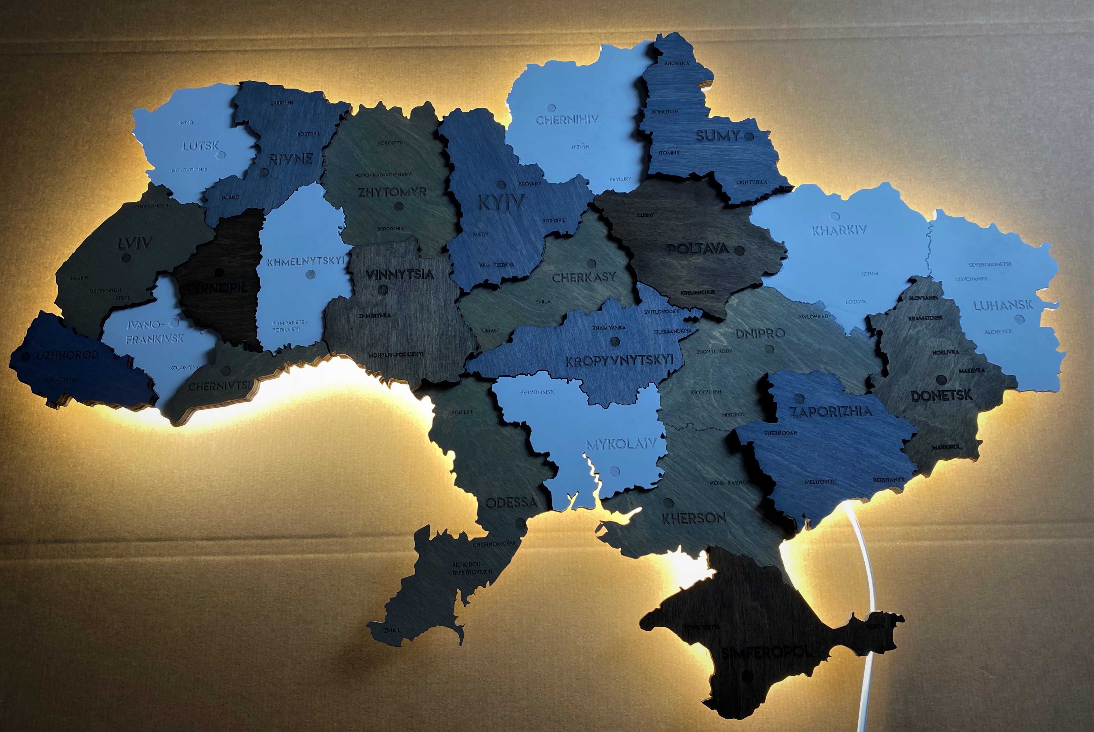 multilayer-ukraine-led-map-color-loft