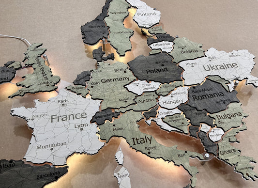 Europe LED map on acrylic glass with backlighting between countries color Verde