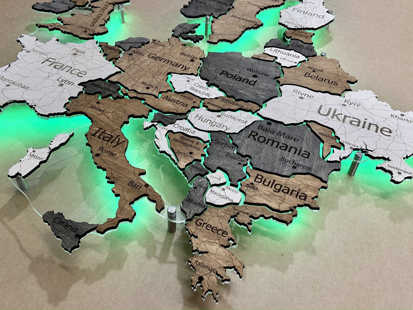 Europe LED RGB map on acrylic glass with backlighting between countries color Wander